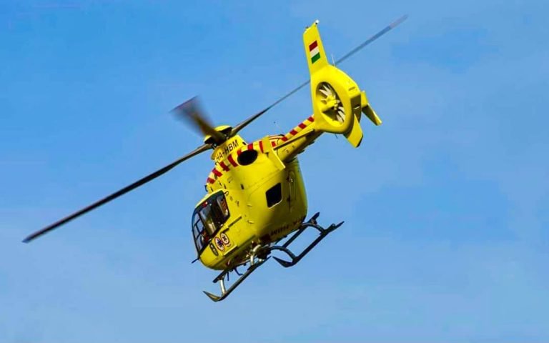 Súlyos baleset történt Csanádpalotán, mentőhelikopter érkezett a helyszínre