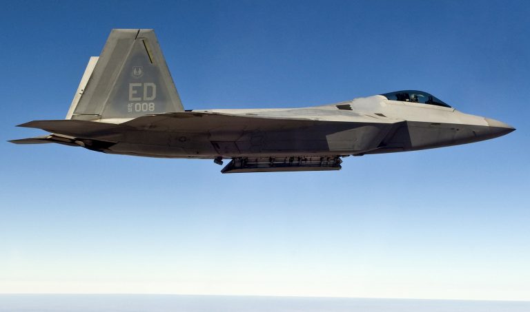 A Pentagon kisméretű precíziós bombák szállítását fontolgatja Ukrajnának