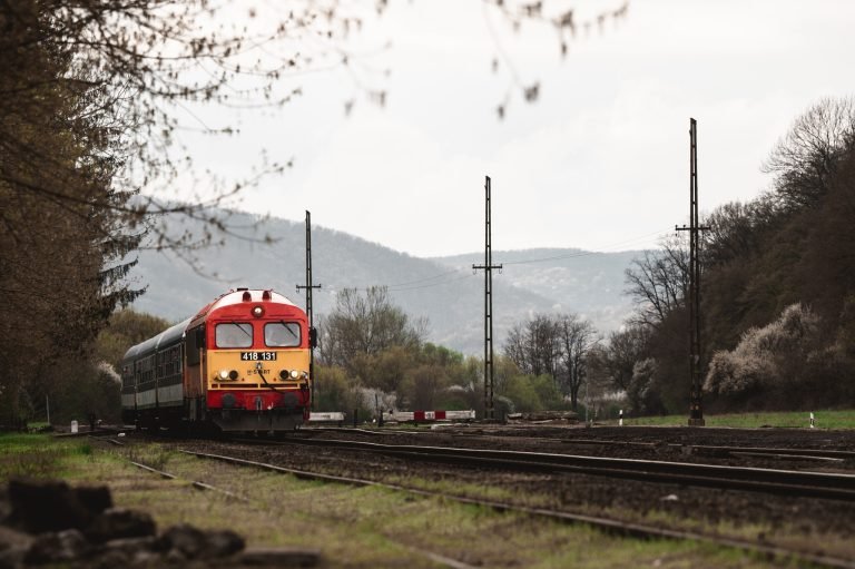 Kisiklott a vonat Berkenye és Magyarkút között