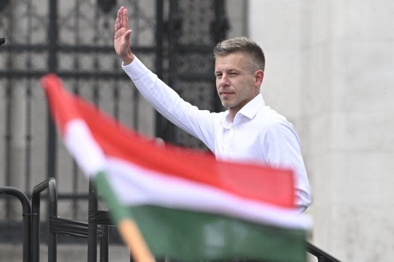 A DK jelezte, nem kérnek Magyar Péter Fideszhez közeli politikájából
