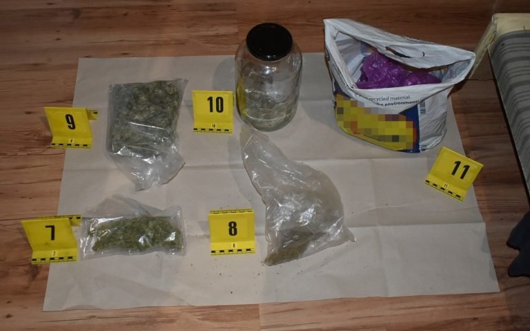 Több mint 1,5 kg kábítószert találtak egy pécsi fiatalnál