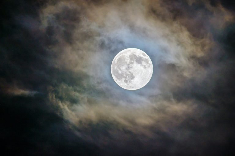 Mi történne, ha hirtelen eltűnne a Hold? A válasz rémisztőbb, mint gondolnánk
