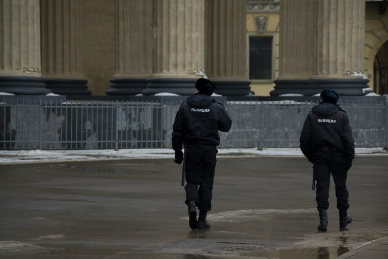 Rendőröket öltek fegyveres támadók Oroszországban