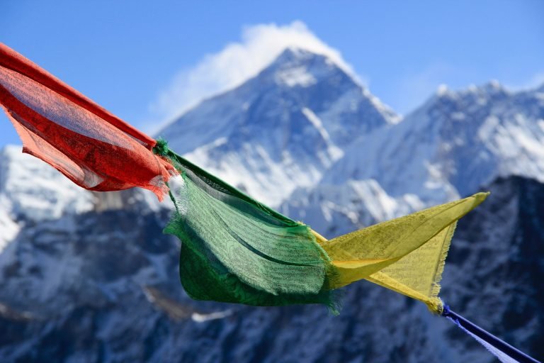 Két világrekordot is megdöntöttek vasárnap a Mount Everesten
