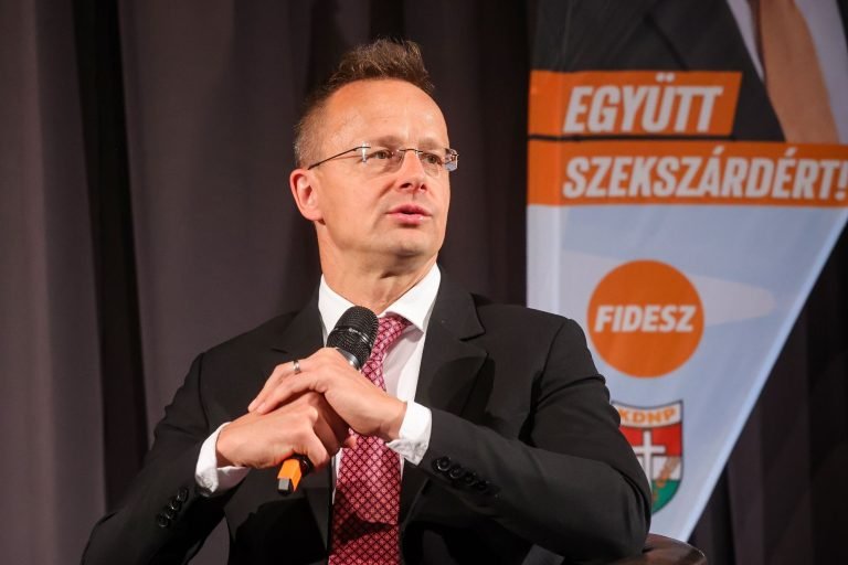 Szijjártó Péter elmondása szerint egyetlen magyar ügynök sincs veszélyben
