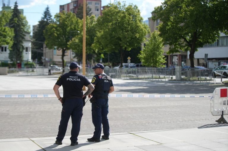 Fico elleni merénylet: egy volt szlovák rendőrfőnök szerint elkényelmesedtek a biztonsági erők