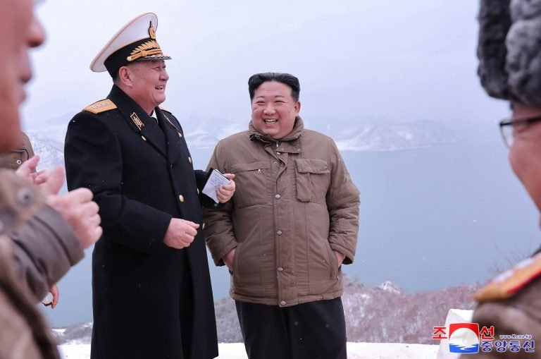 Kim Dzsongun iránti hűségesküre kötelezték az észak-koreai lakosságot