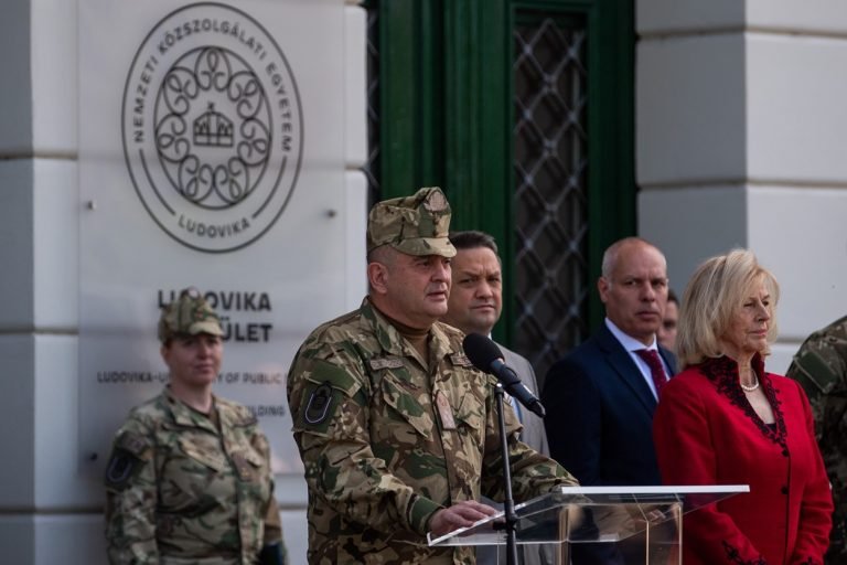 A magyar vezérkari főnök vészjósló üzenete: fel kell készülni a konfliktusra