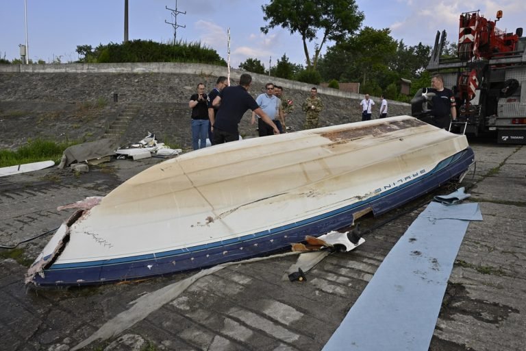 Verőcei hajóbaleset: az egyik eltűnt lány testvére is hivatalos volt a tragédiába torkolló bulira