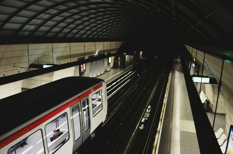 Késes támadás történt a lyoni metróban, három ember megsérült