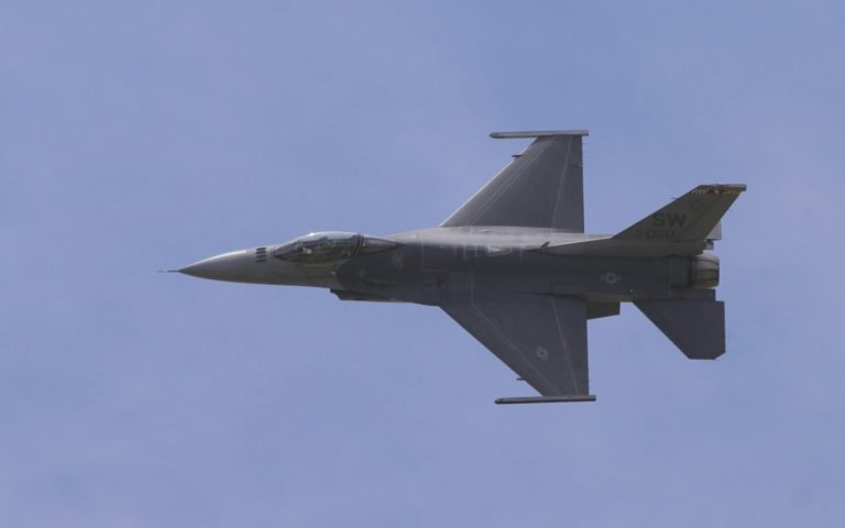 Lezuhant egy F-16-os vadászgép Új-Mexikóban
