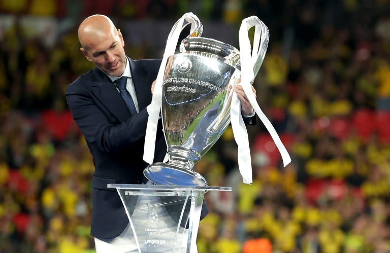 A nagy pillanat, amikor Zidane átöleli a Real Madrid edzőjét (videó)