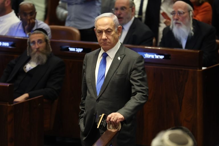 Benjamin Netanjahu feloszlatja a háborús kabinetet