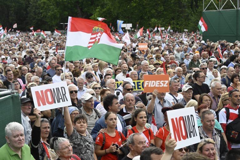 A Fidesz szerint Magyar Péter súlyos utasítást kapott Soros Györgytől