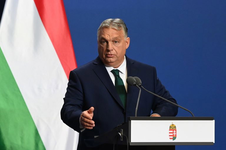 Orbán Viktor felháborodott a 200 millió eurós bírságon