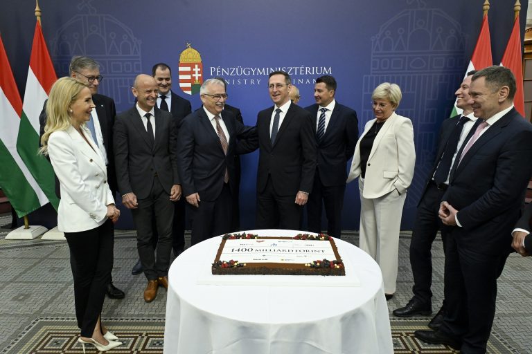 OTP: elakadhat az infláció csökkenése, tovább gyengülhet a forint