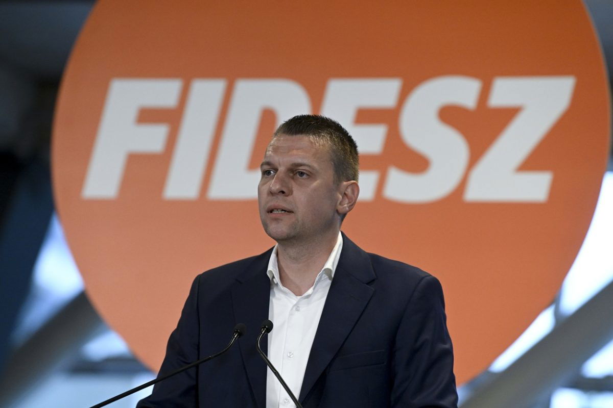 Menczer Tamás sok fiatal Fideszhez csatlakozására számít Orbán szombati beszéde hatására