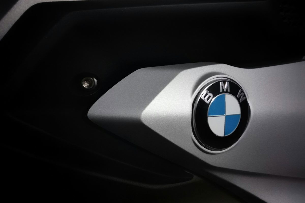 Elképesztő BMW-s jelenet az M0-M3-as csomópontról (videó)