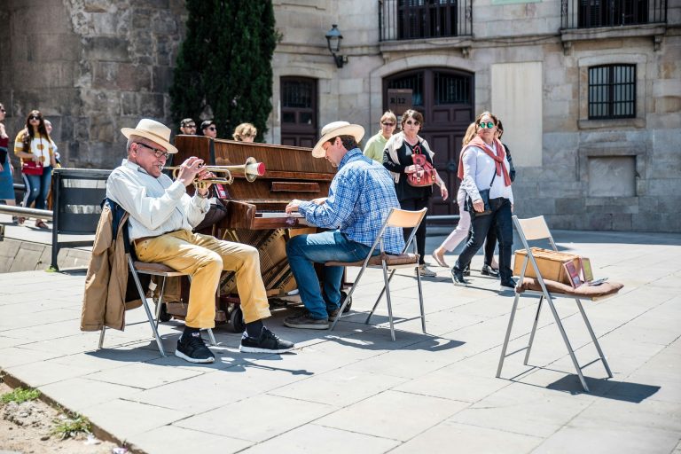 Barcelonában is tüntetések kezdődtek a turisták túlzott áradata miatt