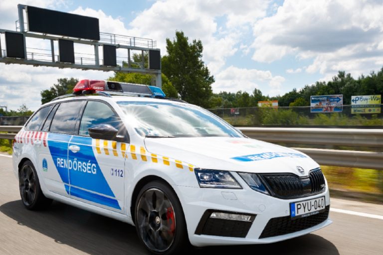 Kiskorú lányokról készített meztelen fotókat, elfogták a váci rendőrök