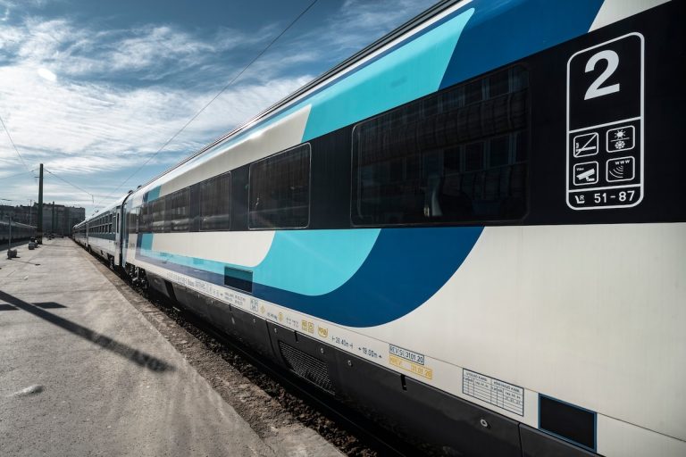 Megrongáltak egy Pápáról indult személyvonatot, ami nem közlekedik tovább