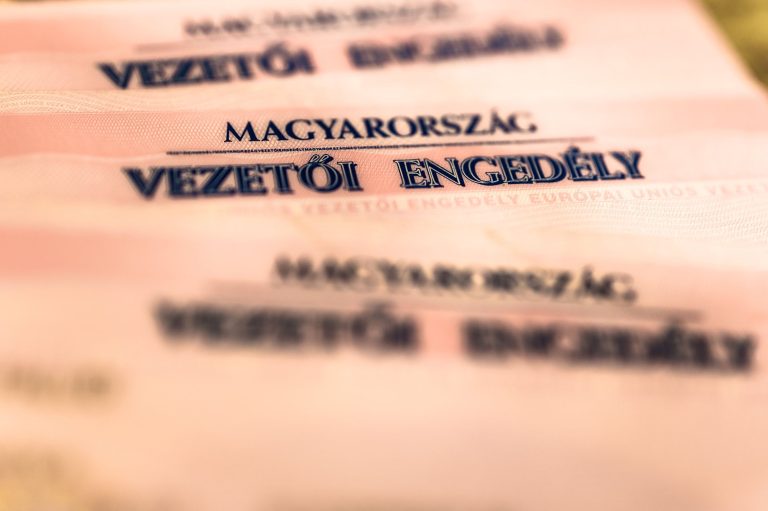 2033-ig mindenkinek az új jogosítvánnyal kell rendelkeznie, mutatjuk a részleteket