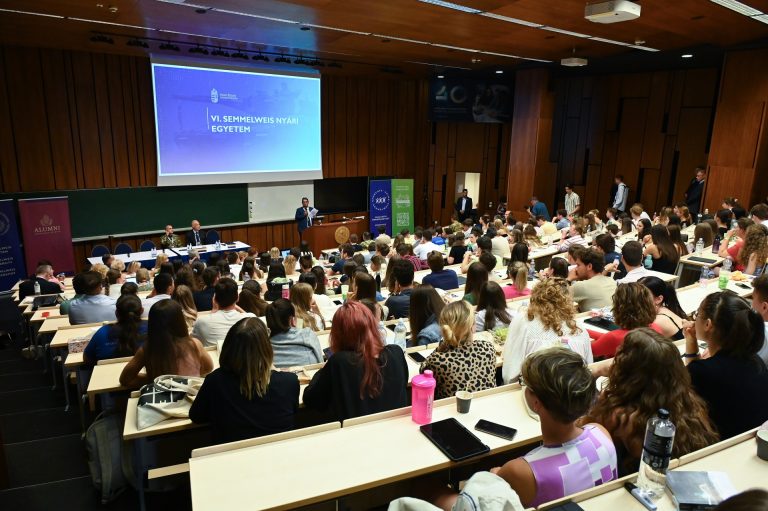 Akár egymilliós kezdőfizetés sem kizárt itthon ezekben a szakmákban