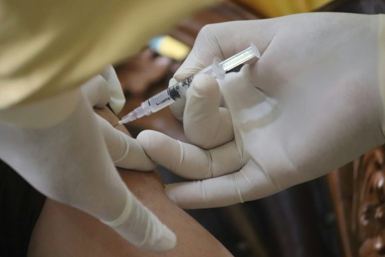 4,6 milliárd forintért vásárol Covid-vakcinákat Magyarország