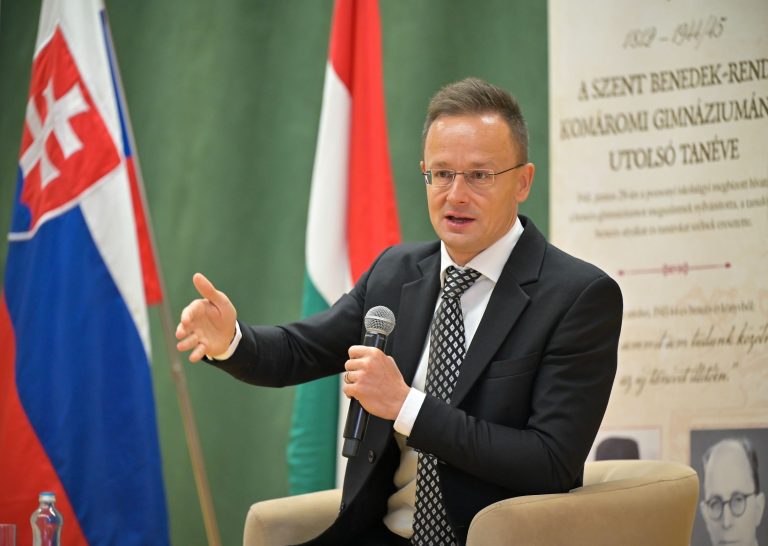 Szijjártó Péter: Magyarország és Egyiptom ipari együttműködése új szintre lép