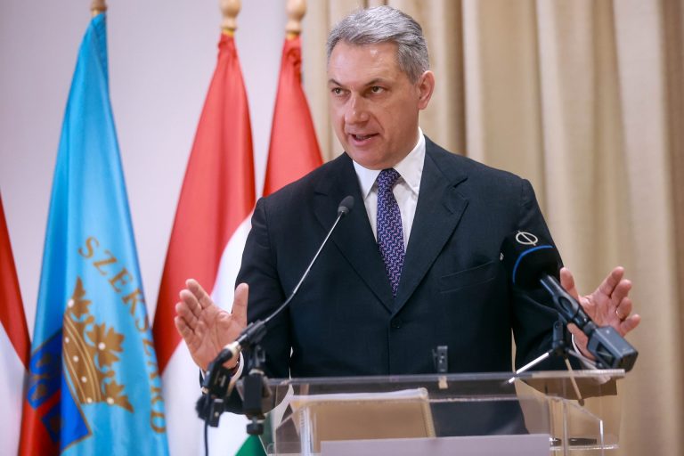 Lázár János kemény üzenetet küldött Karácsony Gergelynek Rákosrendezőről