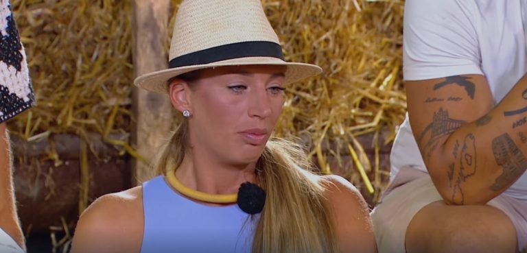 Curtis barátnője nagyon haragszik Dopeman-re a Farm VIP miatt