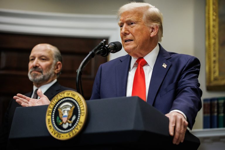 Trump és Putyin letette a telefont, jöhet a nagy bejelentés