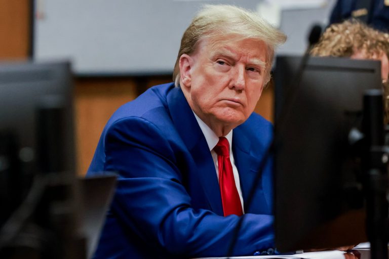 Trump megsértődött Európára, rengeteg pénzt akar kisajtolni