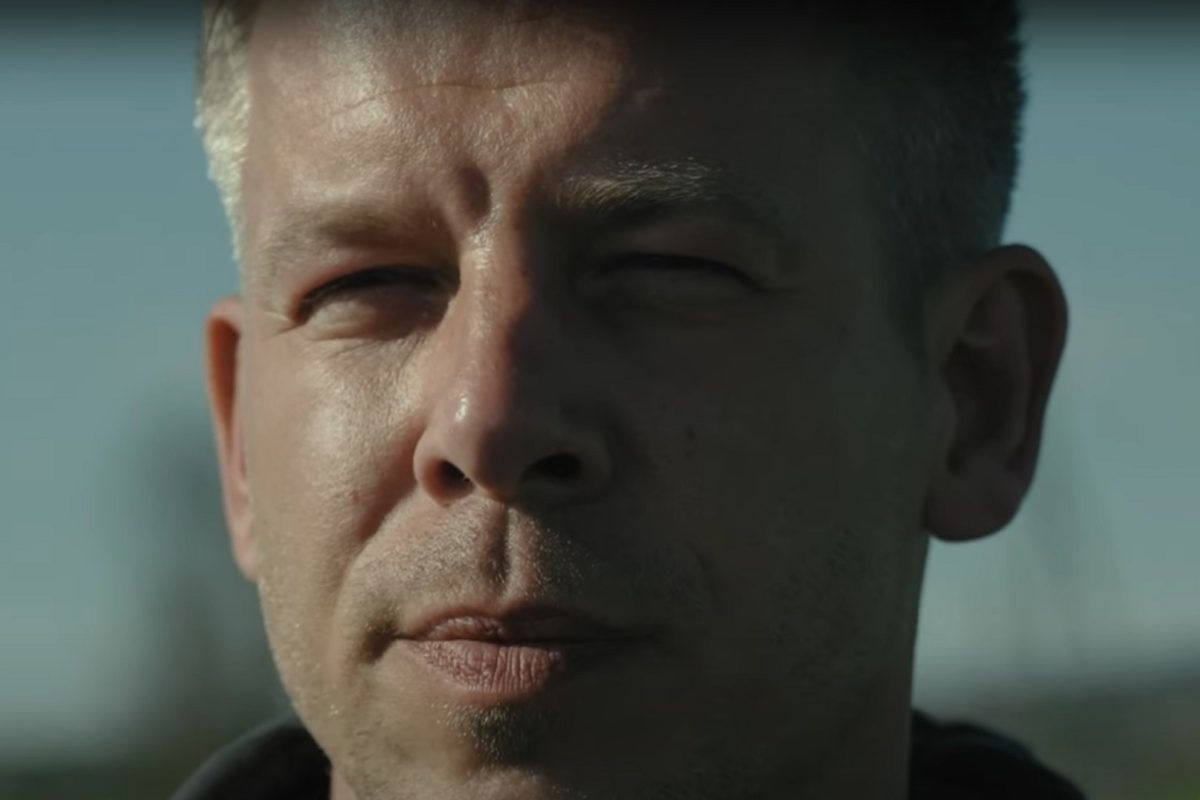 Magyar Péter westernes videóval hívta vitára Orbán Viktort