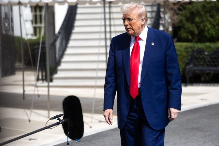 Trump: az Egyesült Államok közvetlen tárgyalásokat folytat Iránnal nukleáris ügyekben