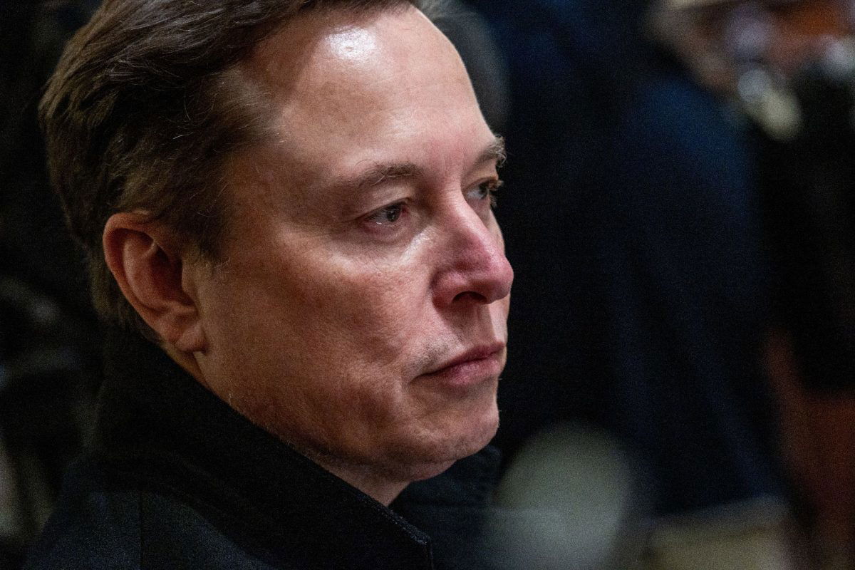 Egy hajszálon múlt, hogy az amerikai pénzügyminiszter összeverekedjen Elon Muskkal a Fehér Házban