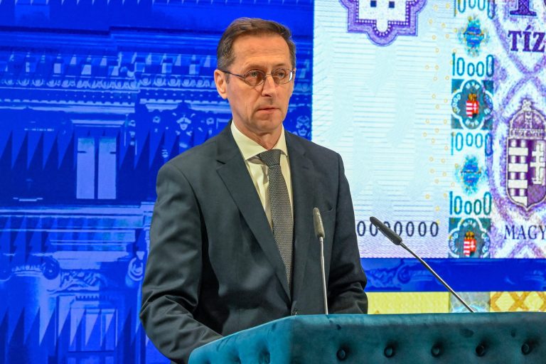 Varga Mihály közölte, kezdeményezi a kormánynál az MNB-alapítvány megszüntetését