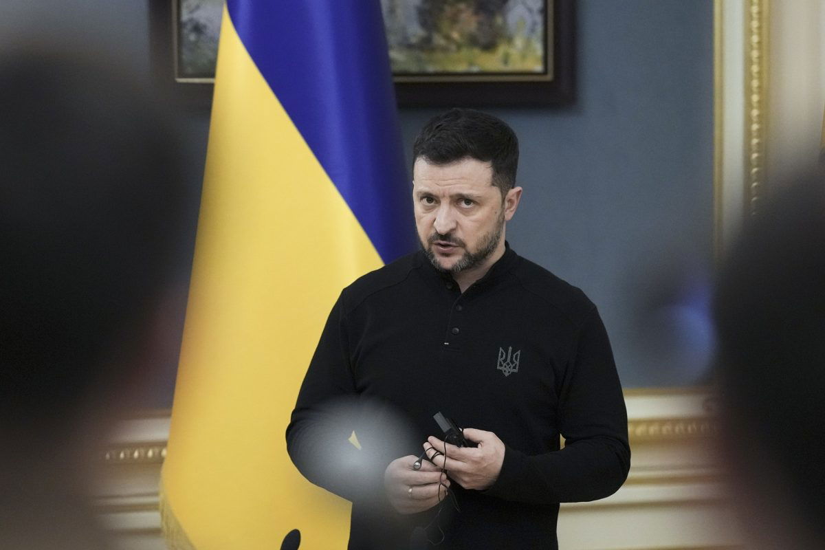 Kína tagadja Zelenszkij állítását, nem szállítanak fegyvereket az oroszoknak