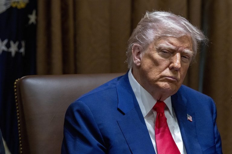 Trump pokollal fenyegeti Iránt