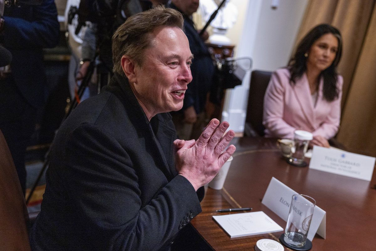 Csillagászati összegért vásárolná meg a csendet Elon Musk