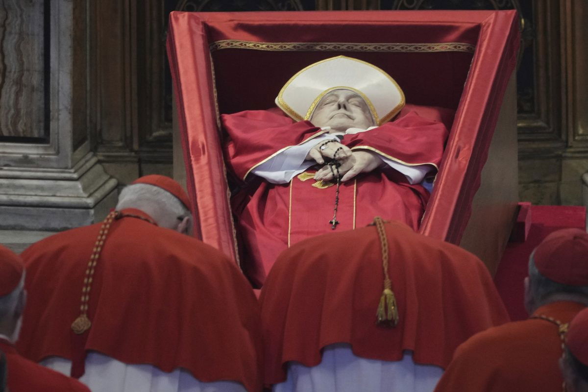 Elképesztő tömeg gyűlt össze Ferenc pápa miatt a Szent Péter téren