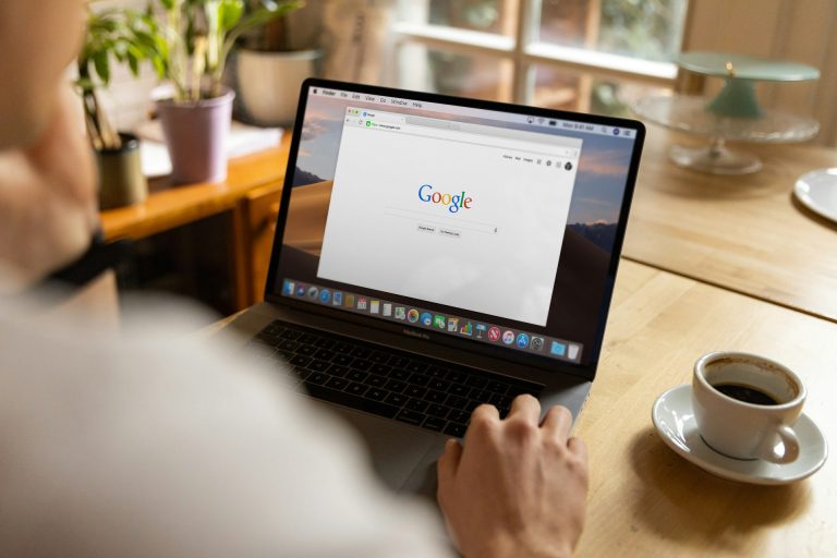 Véget ér egy korszak: megszűnik a google.hu