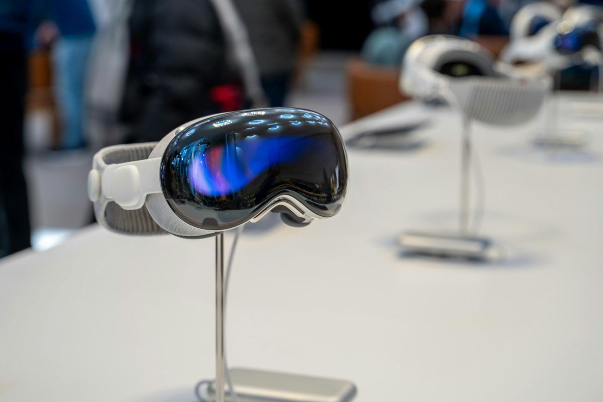 Apple Vision Pro: két új verzió is jöhet