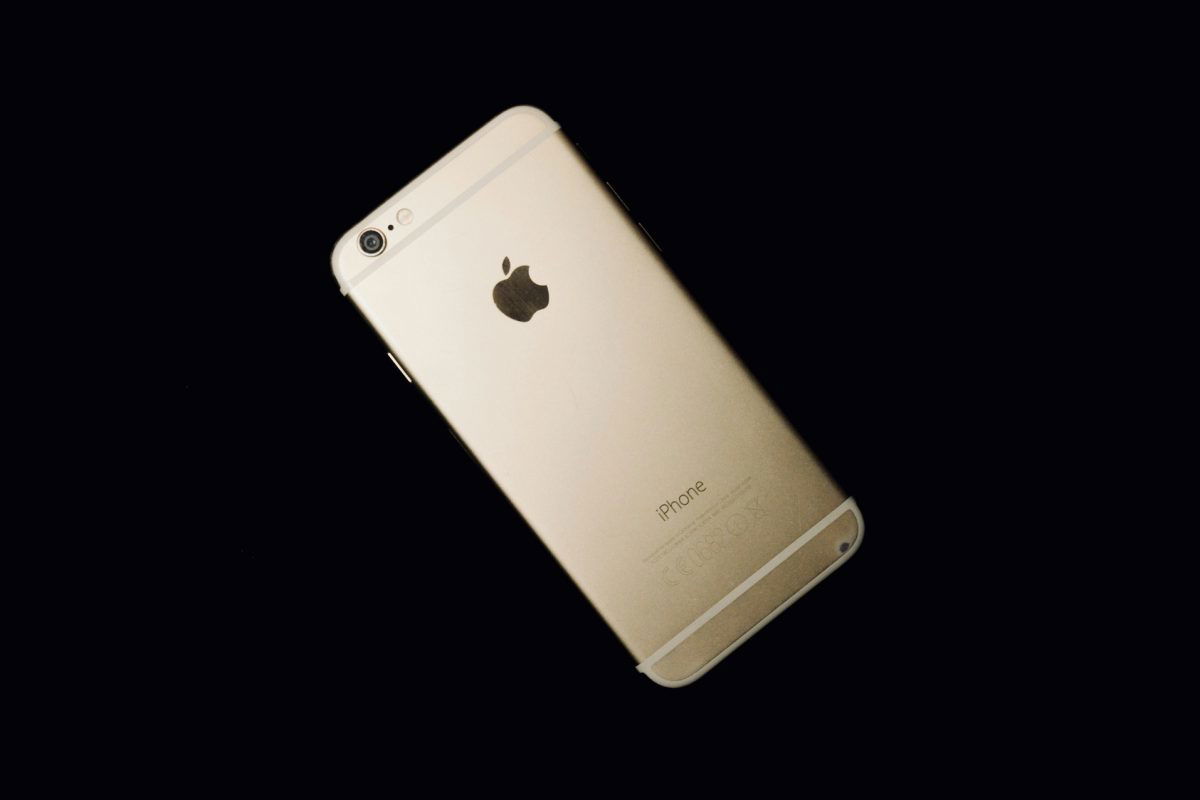 Fontos döntést hozott az Apple a régebbi készülékei kapcsán