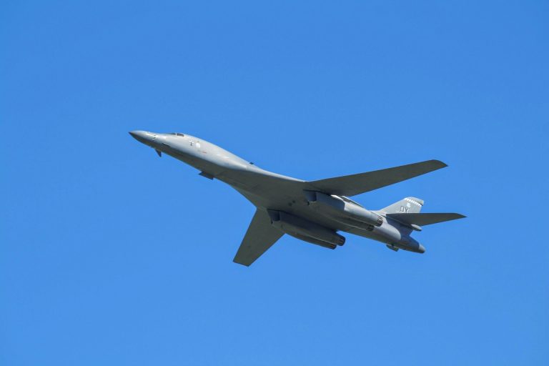 Észak-Korea forrong az USA nagy hatótávolságú bombázóinak közelsége miatt