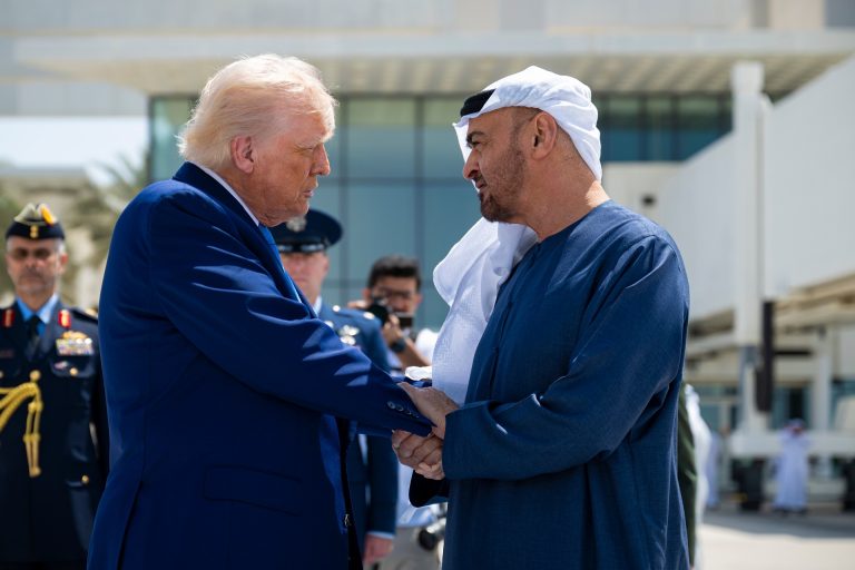 Rossz hírekre kelhet Donald Trump, éjjel kapta a pofont az USA
