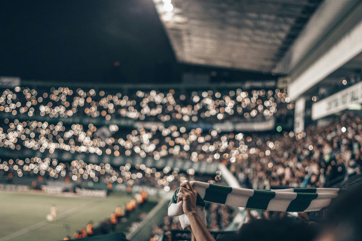 Nem hiszed el, mit tiltottak be a spanyol futballrajongóktól