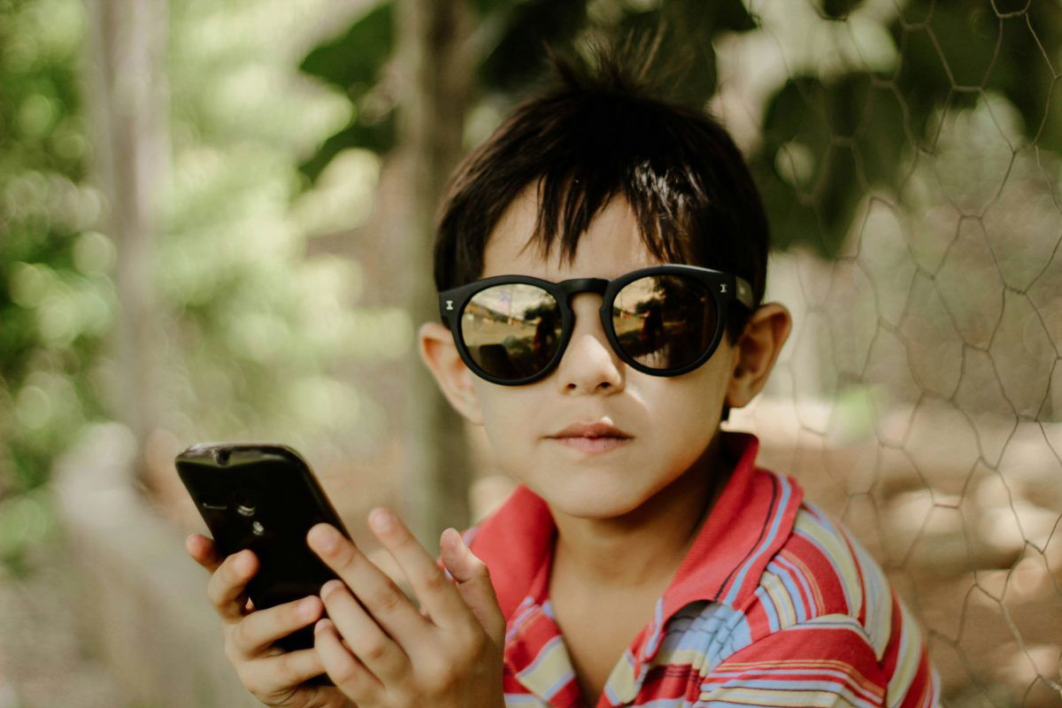 Ennyitől számít károsnak a képernyőidő, most kiderül, ha túl sokat telefonozol