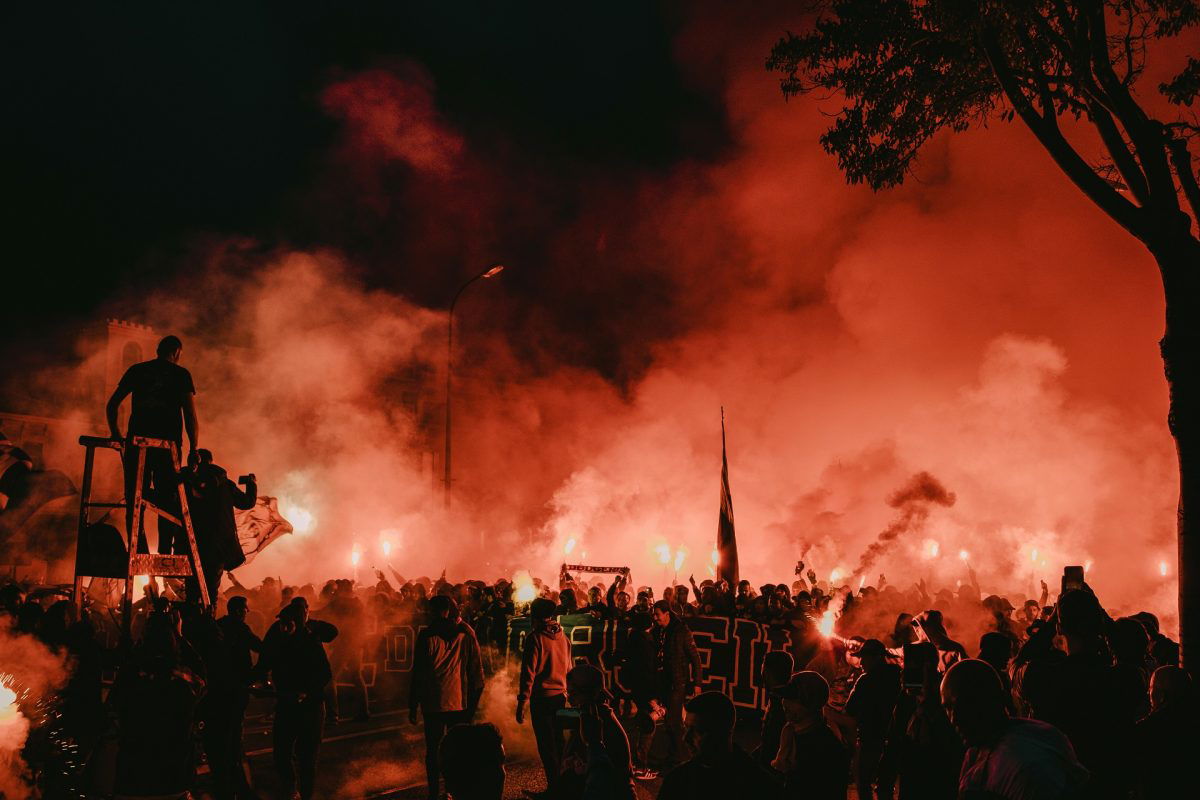 Kómába esett egy feljutást ünneplő futballszurkoló